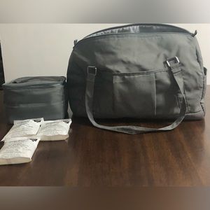 Evenflo 5Pcs set Duffle bag/Cooler bag/ Reusable Chill Pack gray.